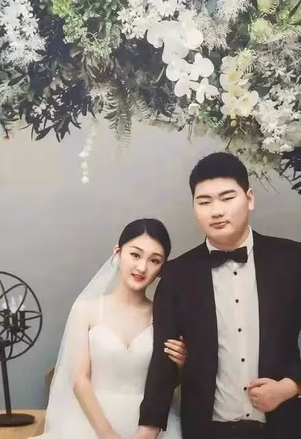 陳亞楠宣布與朱小偉解除婚約，這場婚姻的背後，透露著什麼？