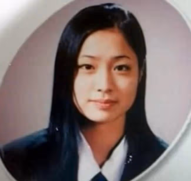 書香門第的大小姐，嫁給影帝李秉憲，人們說她是「菩薩心腸」