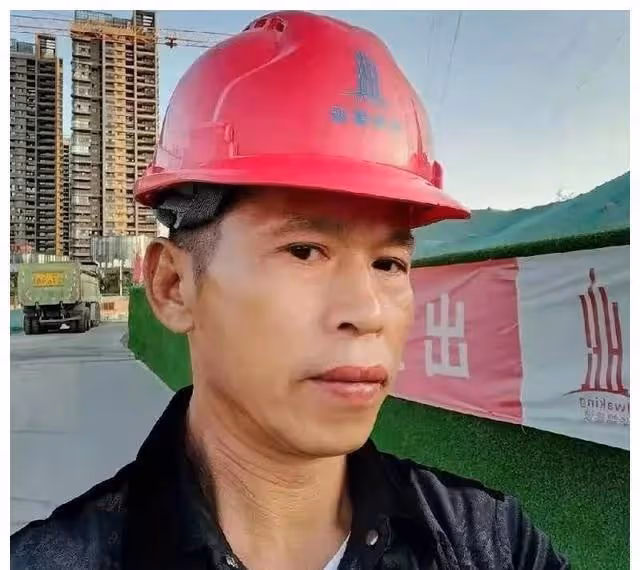 親人盼了他三十年，重逢之際他卻回歸了大海，父親不願意相信事實