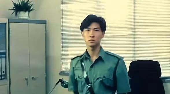 「挨打哥」張家輝:脫掉警服變「軟飯」男
