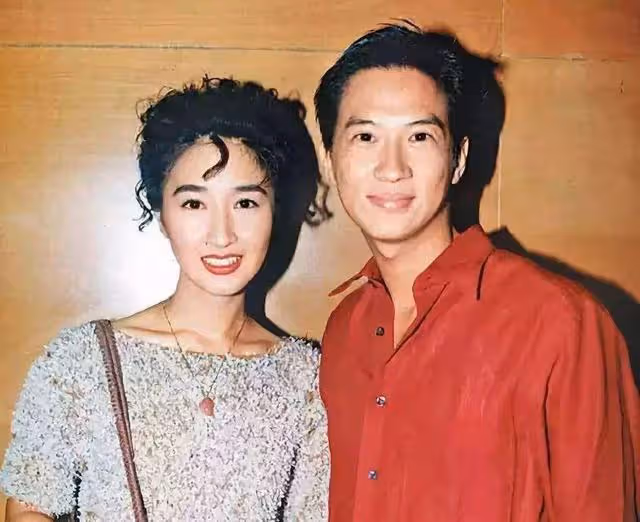 「挨打哥」張家輝:脫掉警服變「軟飯」男