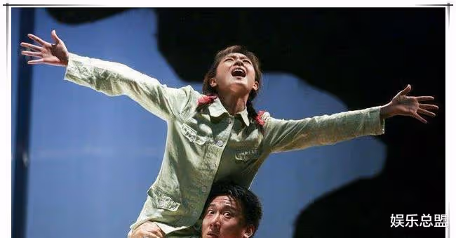 「冷艷女神」萬茜的起伏史和她生命中的兩個男人!