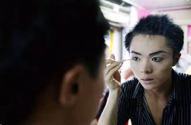 「變性人」李二毛：為愛變女人，被拍17年，41歲在出租屋悽慘離世