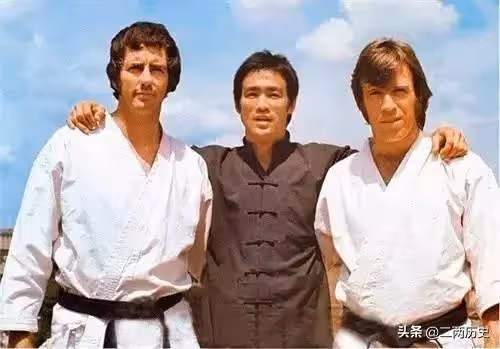 李小龍唯一的兒子死於片場，多年後兇手說導演當時有異常舉動