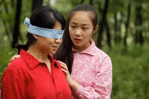 她憑《暖春》小花一角走紅，感動眾多觀眾，今23歲長得非常漂亮