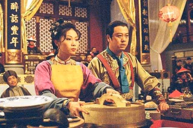 49歲TVB前花旦陳妙瑛久違亮相，與同屆港姐聚會，穿搭成全場焦點