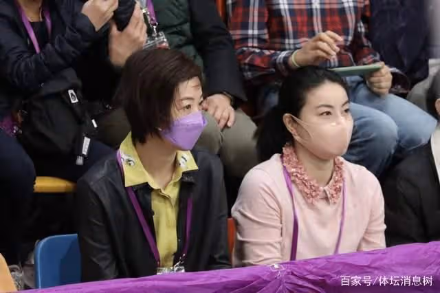 四圈大滿貫同框!師弟馬龍快步奔向張怡寧,郭晶晶秒變「小迷妹」