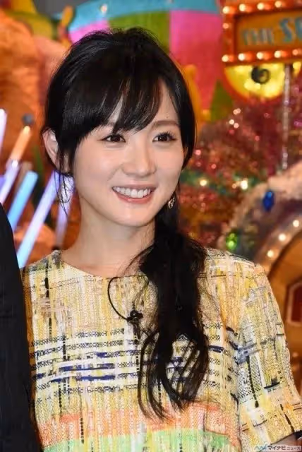 高島彩被粉絲們贊為「不老女神」，活出屬於自己的精彩