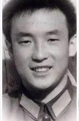 從截肢患癌到比肩姚明，還被吳京拍成電影，他是中國最牛的老頭？