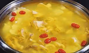 婆婆生病想喝雞湯，我去買雞忘帶錢，返回時傻了眼