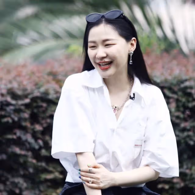 隱婚大塊頭女星,景甜,陳飛宇,李現雷佳音,李沁,鬥雞眼小生| 最新八卦匯總