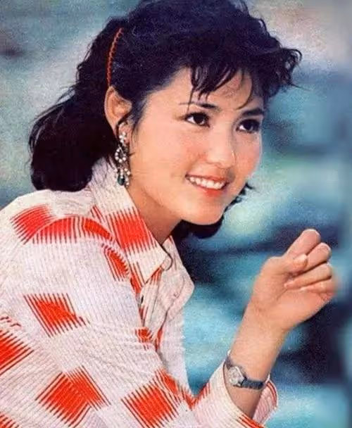 著名演員姜黎黎:誤診致丈夫一夜白頭,攜手40年恩愛如初
