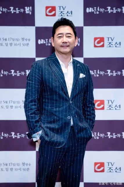 總比男主角深情，《青春的陷阱》沈銀河息影多年，61歲的他還在演