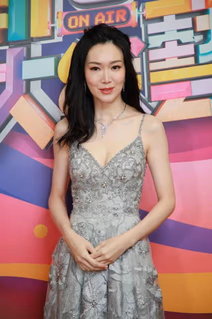 上億身家港姐商場挑特價鞋，從TVB出走四年，轉型做KOL月入百萬