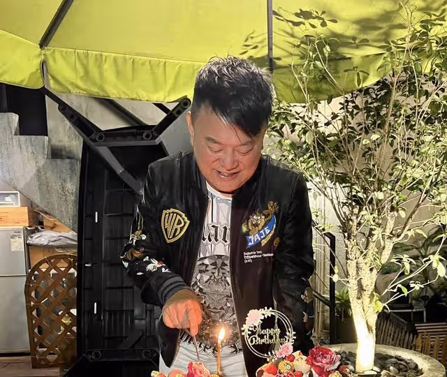 陳百祥71歲生日獲愛妻慶祝，結婚42年堅持丁克，過億財產無人繼承