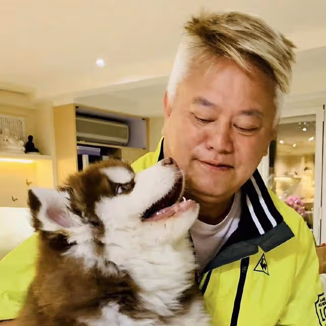 陳百祥71歲生日獲愛妻慶祝，結婚42年堅持丁克，過億財產無人繼承