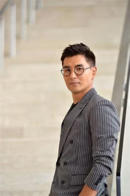 隨時變劇霸!TVB視帝陳展鵬六部劇在手,不驕傲反擔心新劇沒得播