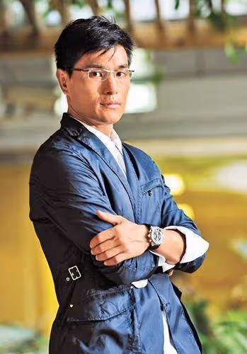 隨時變劇霸!TVB視帝陳展鵬六部劇在手,不驕傲反擔心新劇沒得播