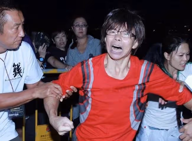 梅艷芳大哥出軌小30歲美女，原配稱不知情，暗示老公棄養13歲兒子
