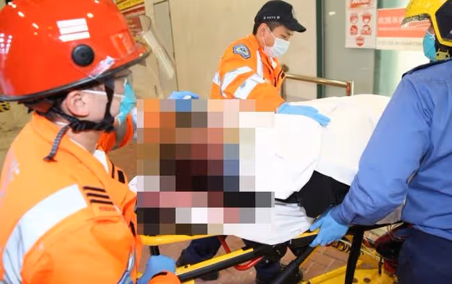 成奎安25歲孫子車禍身亡！座駕撞上8米高大樹，送醫後搶救無效