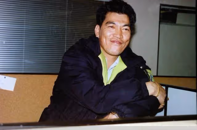 突發！著名已故港星25歲孫子發生車禍離世，被救出時滿臉是血