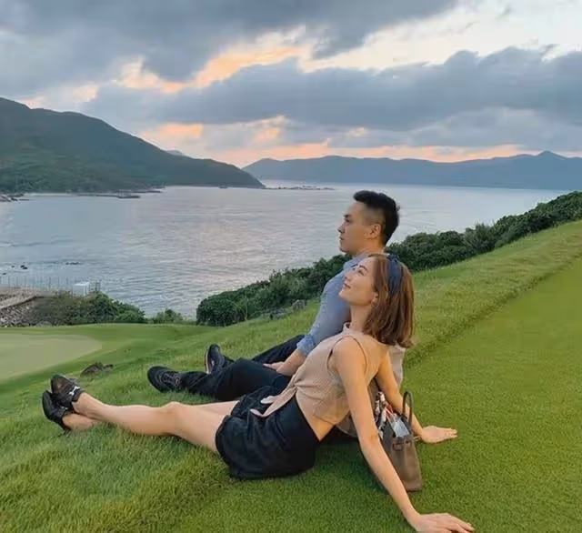 恭喜！TVB小花蔡嘉欣預告與富貴男友好事近，直言在等對方求婚