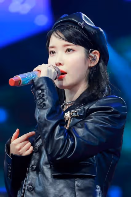 2021MMA頒獎禮 IU獲得5項大獎 當之無愧的韓國第一女solo