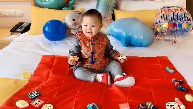 德雲社小師叔一歲生日,師爺謝金髮文曬照,評論區被粉絲玩出了花
