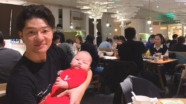 德雲社小師叔一歲生日,師爺謝金髮文曬照,評論區被粉絲玩出了花