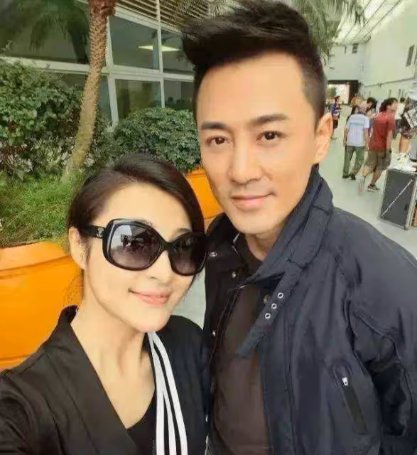 TVB小花林夏薇獲堂哥林峰助威，好友陳曉幫忙拉票，視後似囊中物