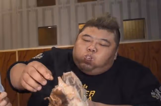 胖猴仔:美食博主曝灰色產業鏈,刪除所有視頻,網友曝出重磅信息