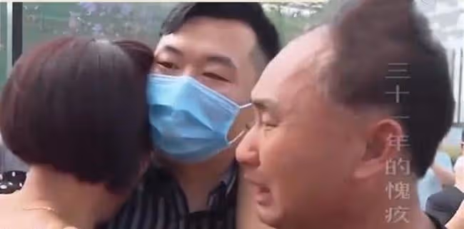 3歲被拐賣至山東，31後親人聚首，他已是公司老總！