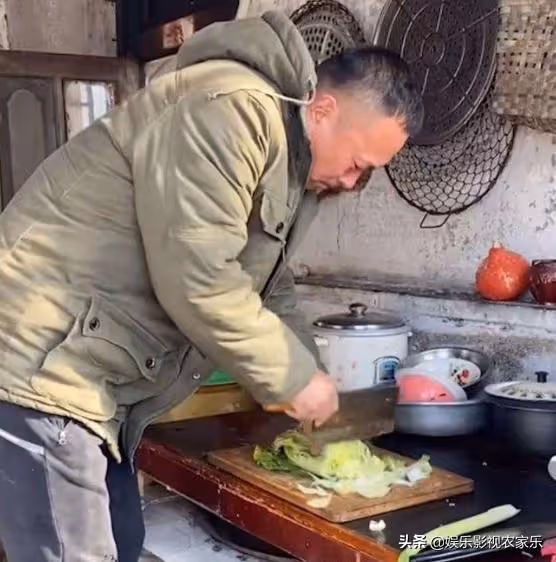 張同學希望能一直不忘初心,能一直做最好的視頻最純的農村人