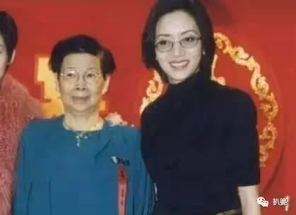 活久見，這倆吸血鬼居然翻臉互撕了。