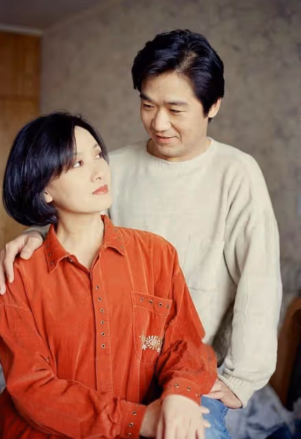 為了鄧婕，張國立「拋棄」的前妻羅秀春，現如今怎麼樣了？