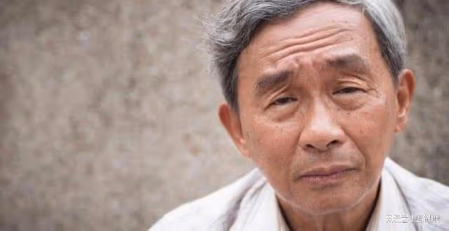 我娶了48歲的劉麗。她居然懷了雙胞胎。我喜極而泣，但她卻不肯要