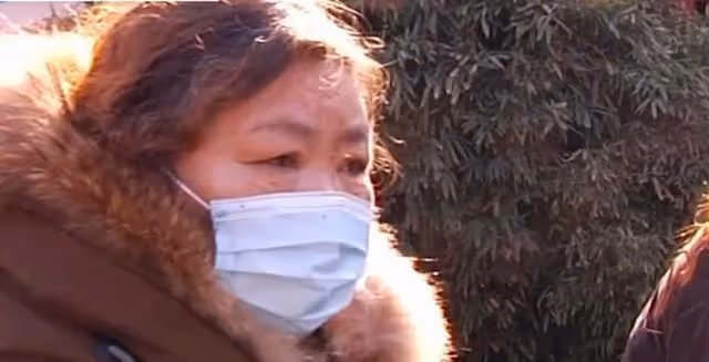 婆婆將兒媳拖街上暴打，丈夫卻無視婆媳矛盾，妻子憤怒離家出走