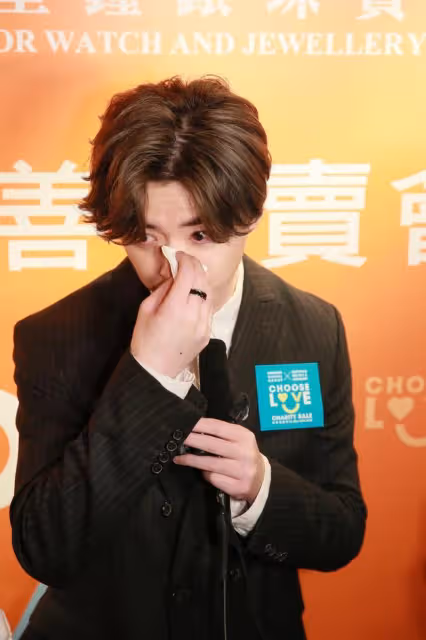 不能唱歌！香港歌手洪卓立被診斷聲帶彎曲，早前還曾暈倒吐白沫