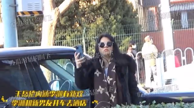 李湘與神秘男子酒店約會,舉止親密好曖昧,網友:李湘的富婆氣質真是無法阻擋..