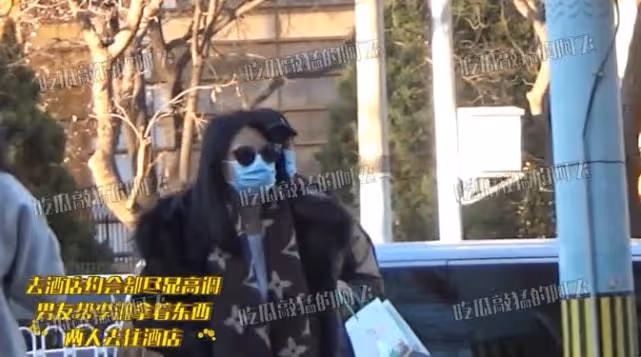 李湘與神秘男子酒店約會,舉止親密好曖昧,網友:李湘的富婆氣質真是無法阻擋..