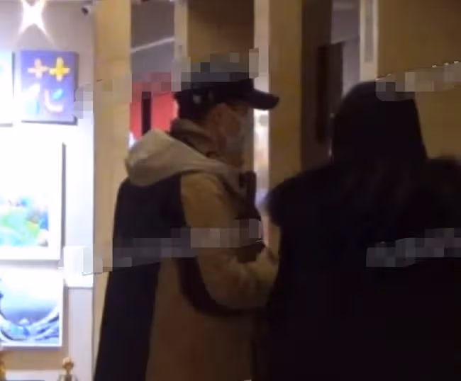 李湘與神秘男子酒店約會，舉止親密好曖昧，網友：李湘的富婆氣質真是無法阻擋..