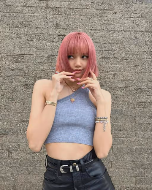 Lisa剛剛確診就宣布復出！被迫營業為Celine拍片？網友：庫存罷了..