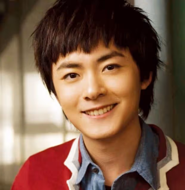 34歲男星拍戲昏迷一度病危，復工僅1個月，自曝聲帶彎曲無藥可治