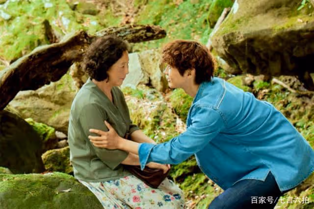 她是「澡堂老闆家的大兒媳」，高斗心選擇離婚時，祖母都反對