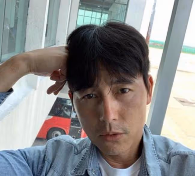 清潭洞帥氣的頂配，自戀的鄭雨盛有資本，演了25年拿下青龍影帝