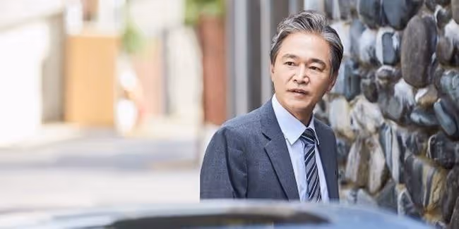 漫畫里走出來的美大叔，《看了又看》的基正，鄭寶石是怎麼樣的人