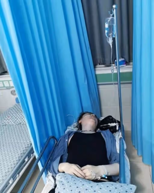 致命打擊！香港知名男歌手被確診聲帶彎曲，暫無藥物及手術可治療