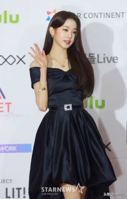 2021AAA頒獎當天身著2億4千萬韓元寶石的張元英，女神的無限潛力