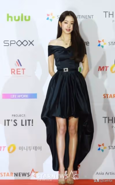 2021AAA頒獎當天身著2億4千萬韓元寶石的張元英，女神的無限潛力