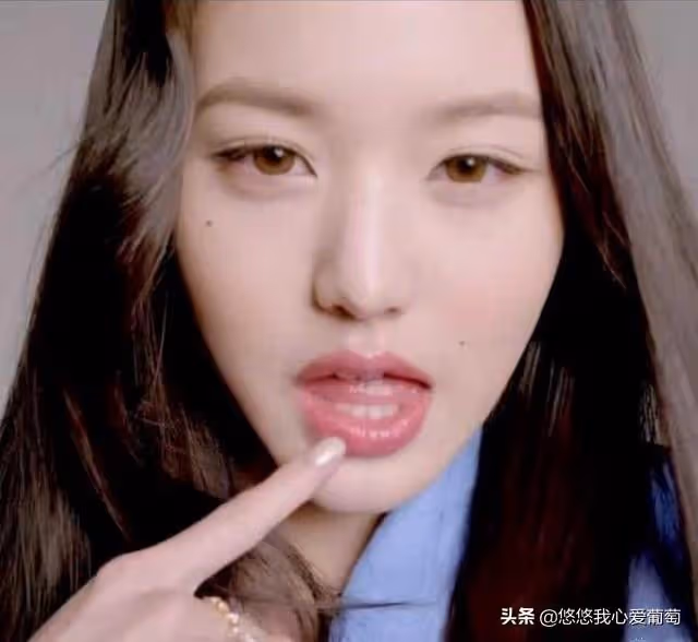 韓國女團舞蹈動作盡顯不雅，趴地咬手指令人不適，最小年齡僅14歲